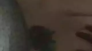 مراهقة آسيوية مسطحة الصدر في تجميعية مص قاسي