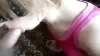  خيال فيديو إباحي: فتاة معصوبة العينين تمارس الجنس من أجل الكاميرا