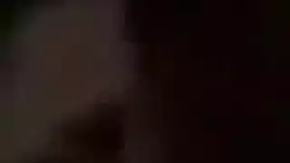 عاهرة المكتب الفاسقة تأخذ قضيب الرجل الأصلع بعمق