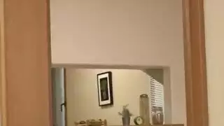 نينا إليس تترك التمثيل وتأخذ قضيبًا صلبًا