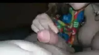 لعبة كس مشعر: لعبة عارية رطبة تتحول إلى جنس جماعي صريح