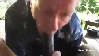 فاتنة سوداء تمص بشغف قبل جنس شرجي صارم