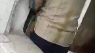 صغيرات بالكاد بالغات بجوارب يتم وجه جماعهن على الركبتين