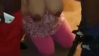 بي بي سي تمتص بي بي سي بينما زوجته تشاهد التلفزيون