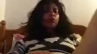 مرا تخينة هيجانة تلعب في كسها وتضرب سبعة ونص الإباحية