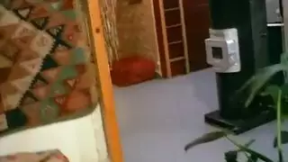 مفاجأة بالقذف الداخلي: جلسة تخصيب سرية من الحمو