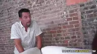 نيك ثلاثي عنيف: تأخذ زبين كبيرين في وقت واحد