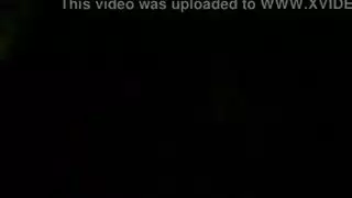 ولد ينيج ام في حمام الملابس